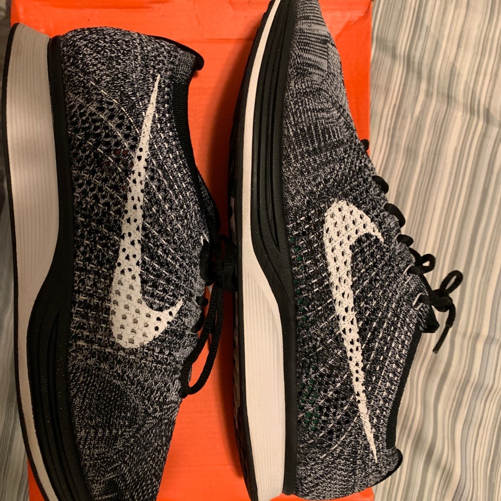 RARE Nike Flyknit Racer Oreo 2.0